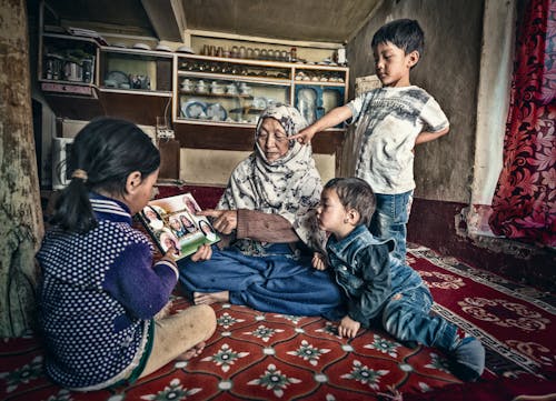 aile, bakmak, çocuklar içeren Ücretsiz stok fotoğraf