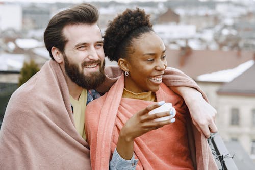 Foto profissional grátis de casal, companheiros, diversidade