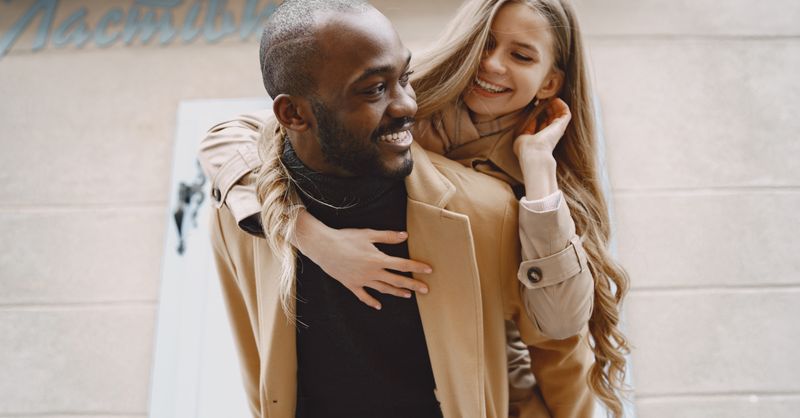 5 Langages Amour : Guide Relation Couple 2026