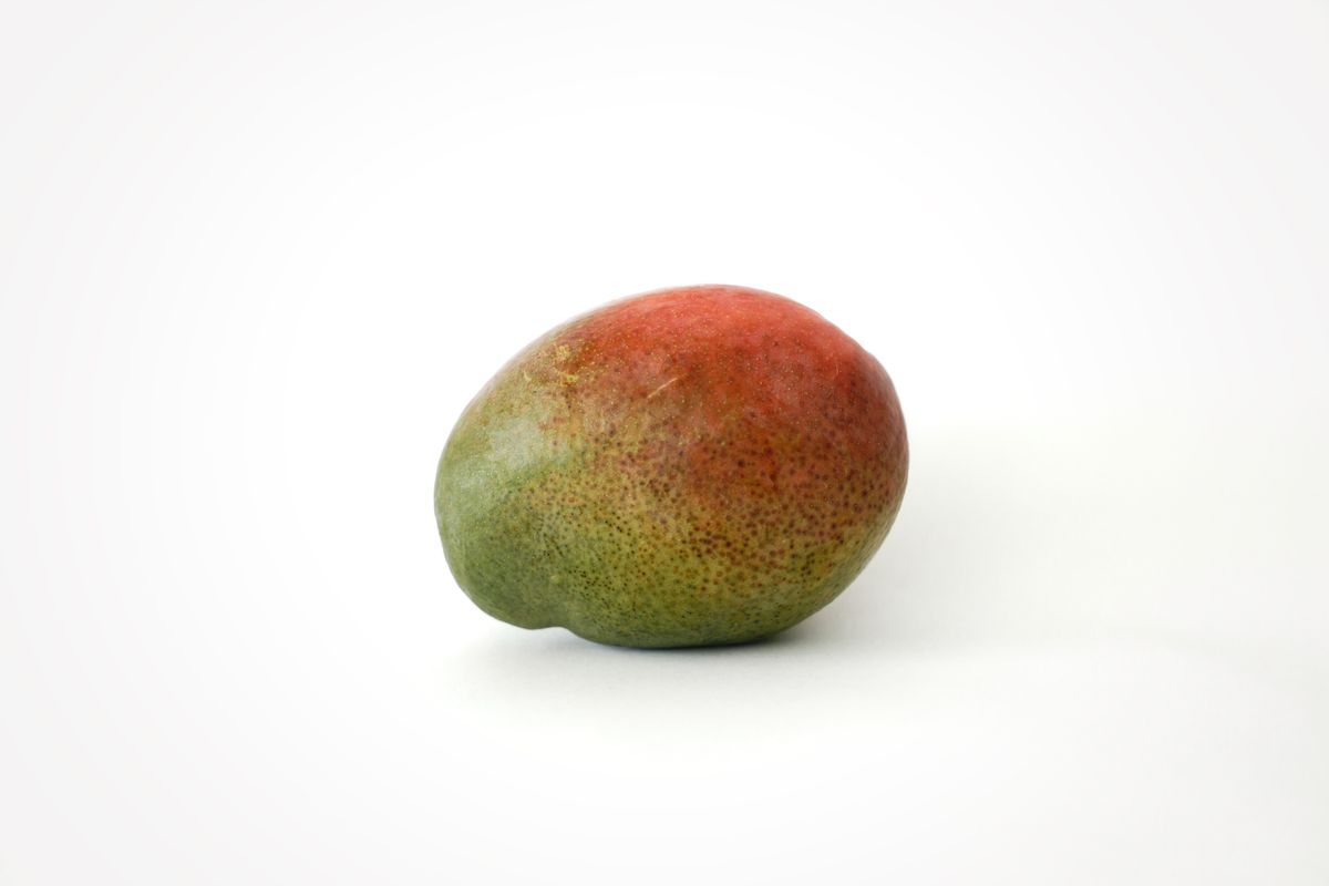 Mango: reife Früchte mit grüner und roter Schale