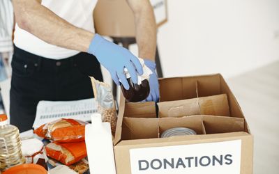 Kho lương thực của ngân hàng thực phẩm Alberta cạn kiệt nghiêm trọng khi nhu cầu tăng vọt