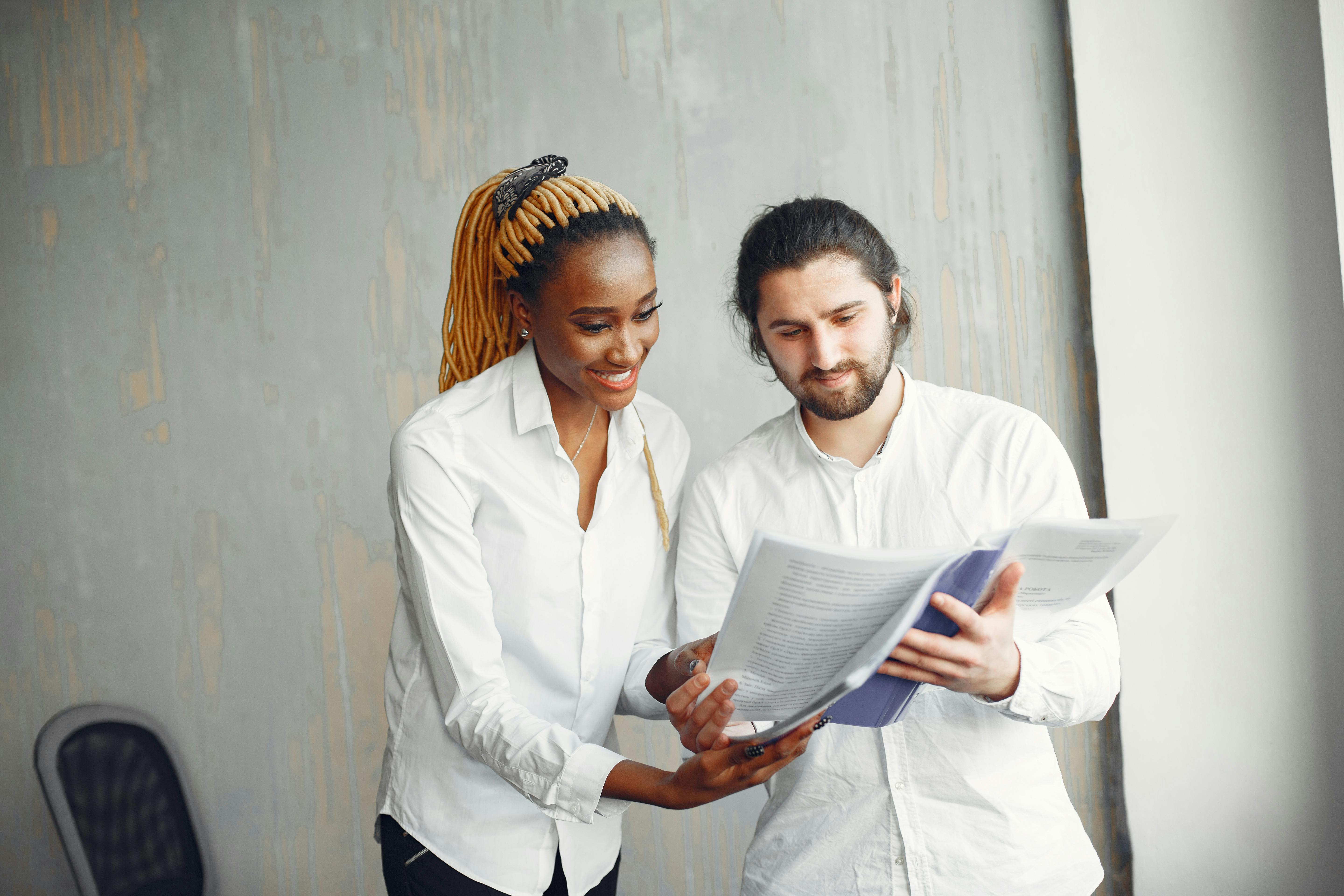 オフィスカルチャー, オフィスでの交流, オフィスのインテリアの無料の写真素材