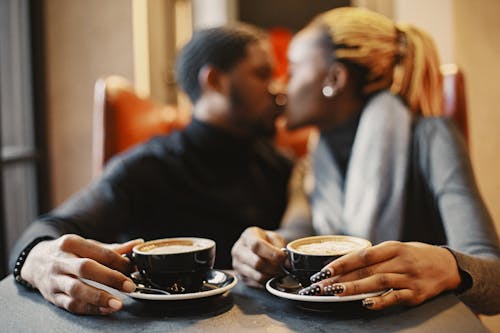 Imagine de stoc gratuită din cafea, căni, cuplu