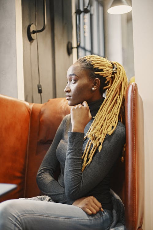Free Kostnadsfri bild av afrikansk amerikan kvinna, färgat hår, flätat hår Stock Photo