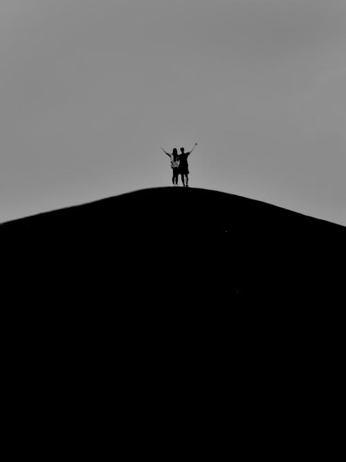 Foto profissional grátis de alpinismo, caminhadas na montanha, casal