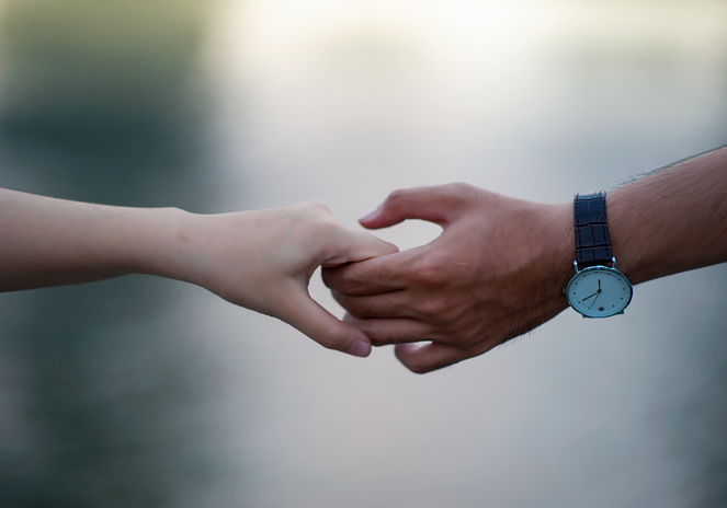 warning signs of online dating scams