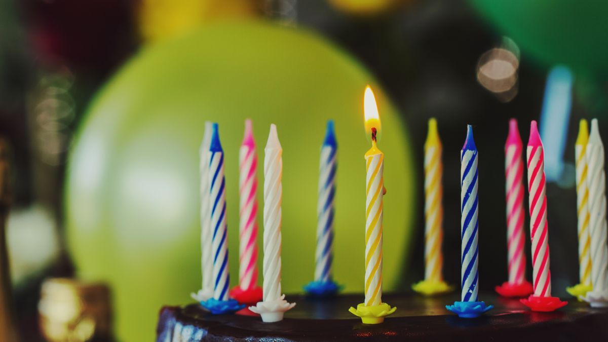 誕生日ケーキのキャンドル(イメージ)
