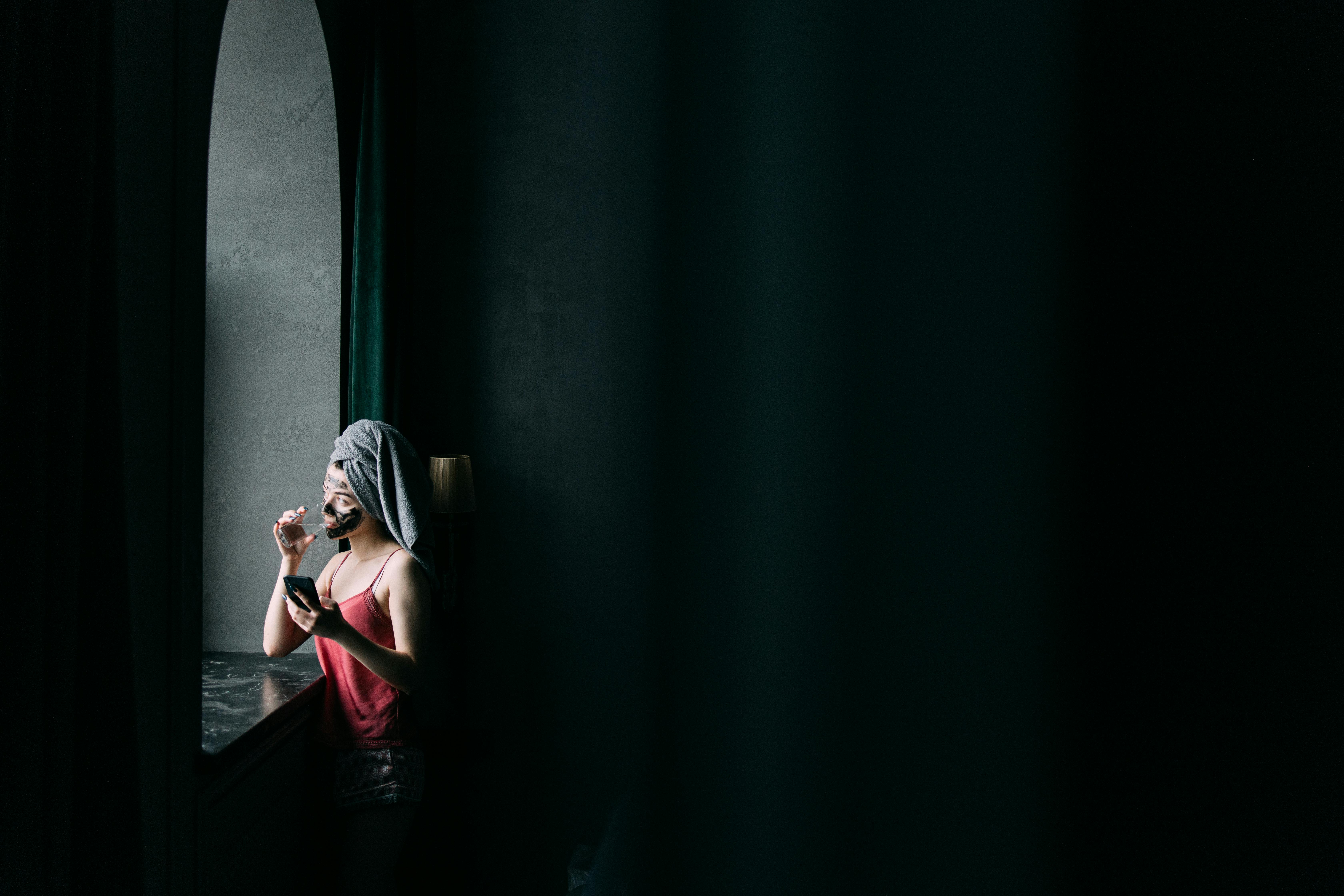 Kostnadsfria Kostnadsfri bild av #inomhus, ansiktsmask, avslappning Stock foto