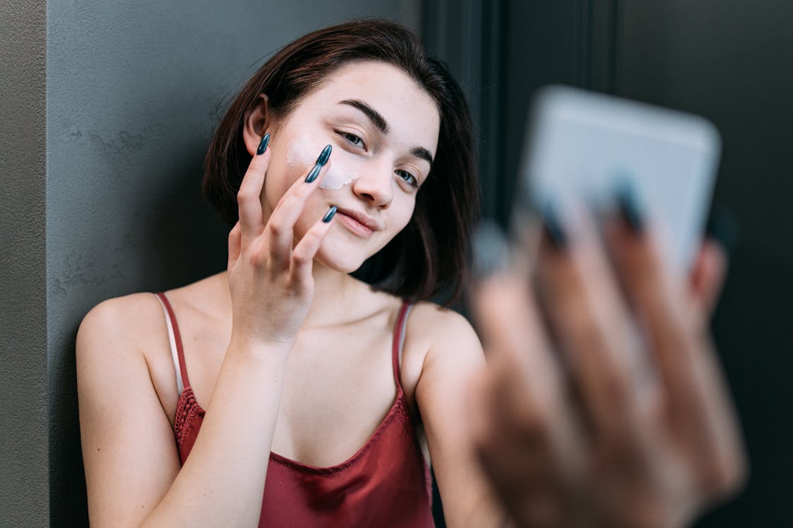 Gratis stockfoto met aanbrengen, bevochtiger, blanke vrouw