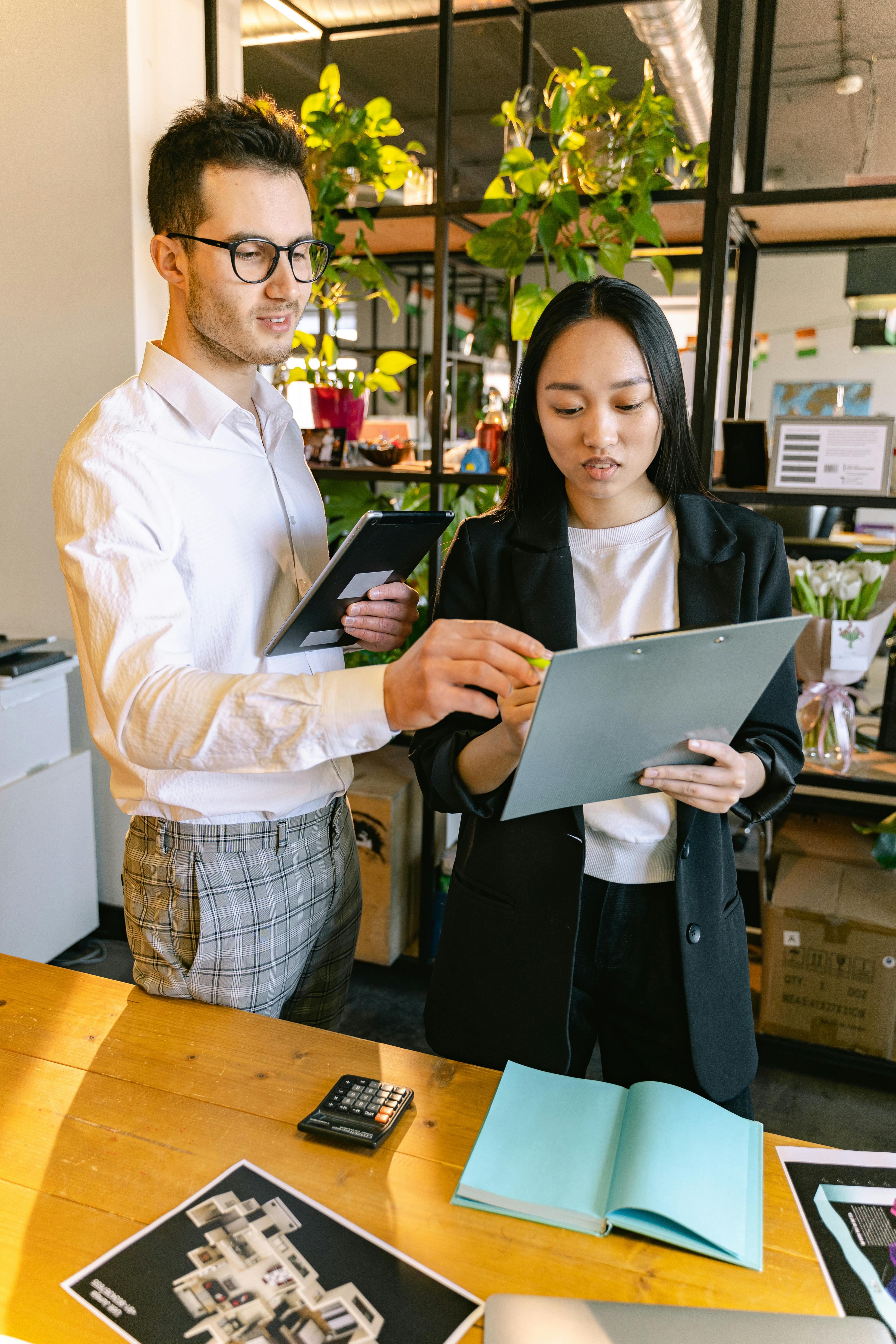 Gratis Immagine gratuita di abbigliamento casual, abbigliamento da ufficio, allenamento Foto a disposizione