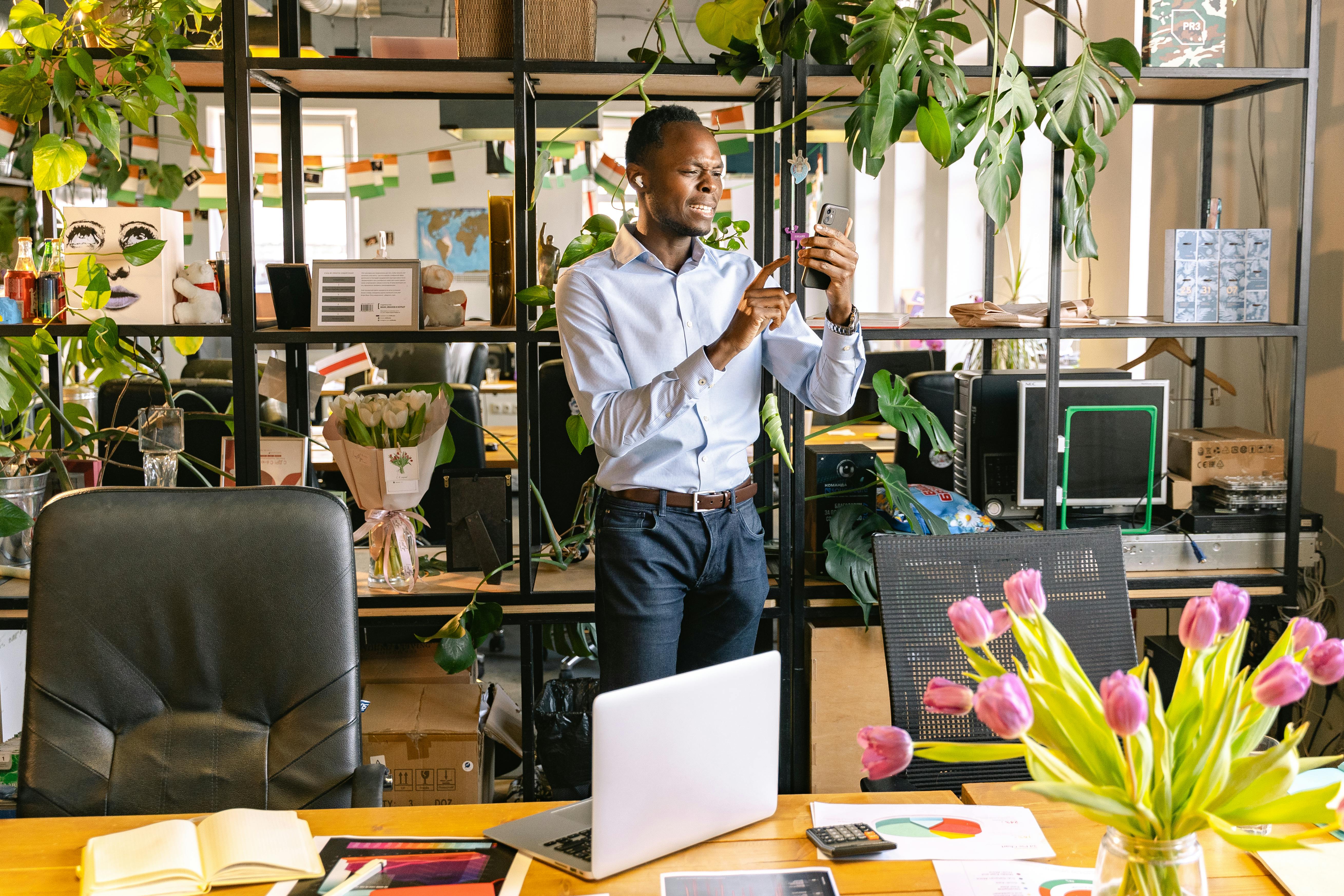 Small business owner overwhelmed by manual lead generation tasks before automation