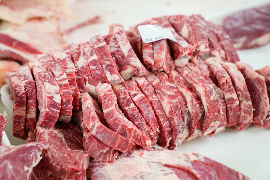 Proper meat packaging on trays