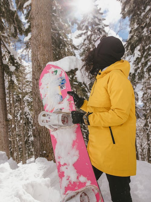 Δωρεάν στοκ φωτογραφιών με snowboard, άνθρωπος, άτομο που κάνει snowboard