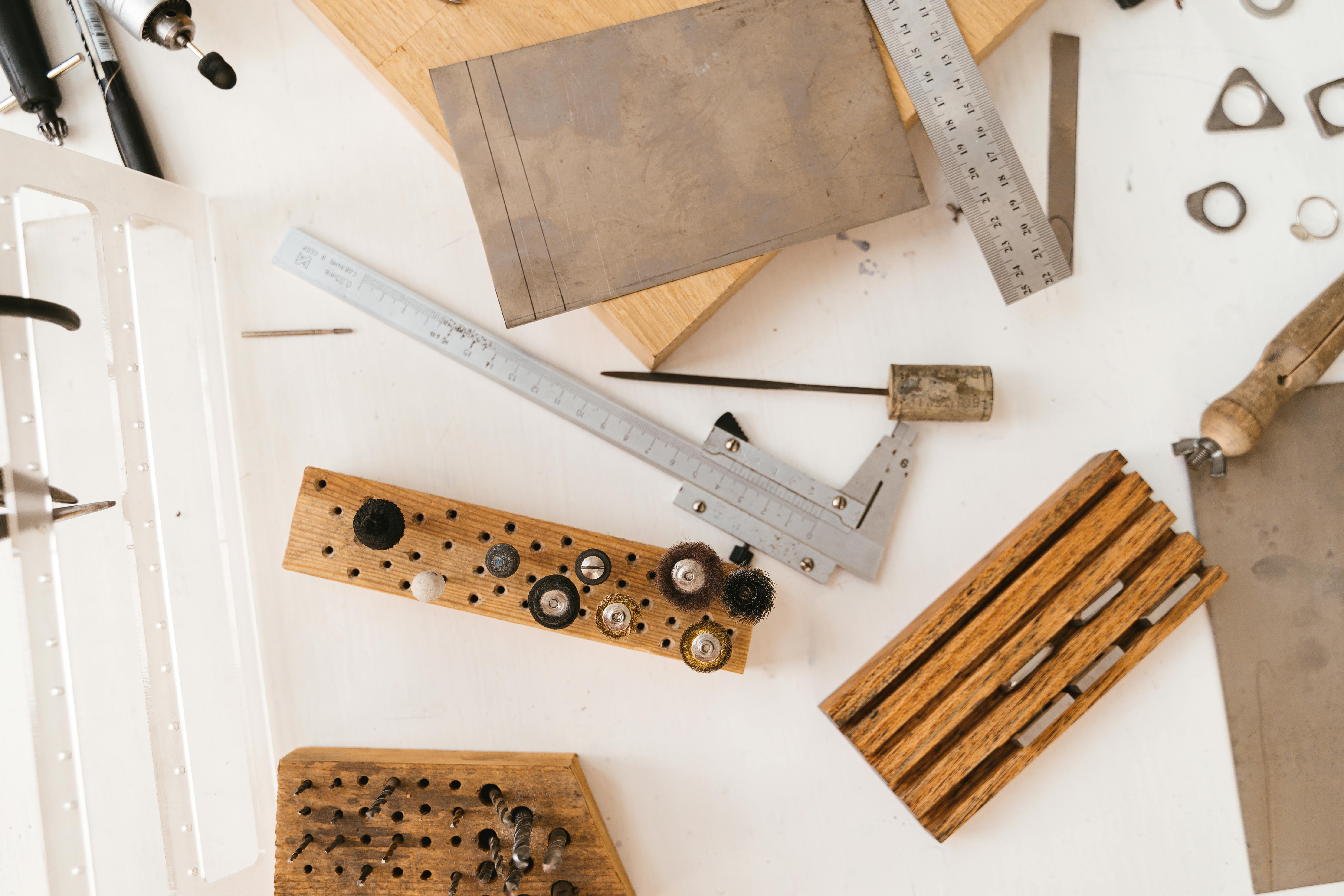 Well-organized workshop or office space - Energy efficient roofs