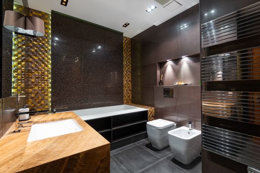 Comparison of matte and glossy tiles for bathroom walls - image