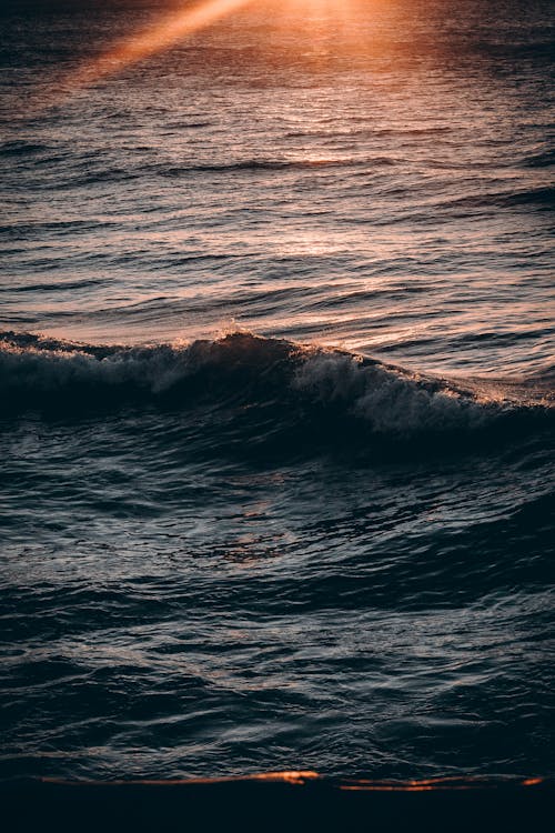 Gratis arkivbilde med bølger, daggry, iphone-bakgrunnsbilde