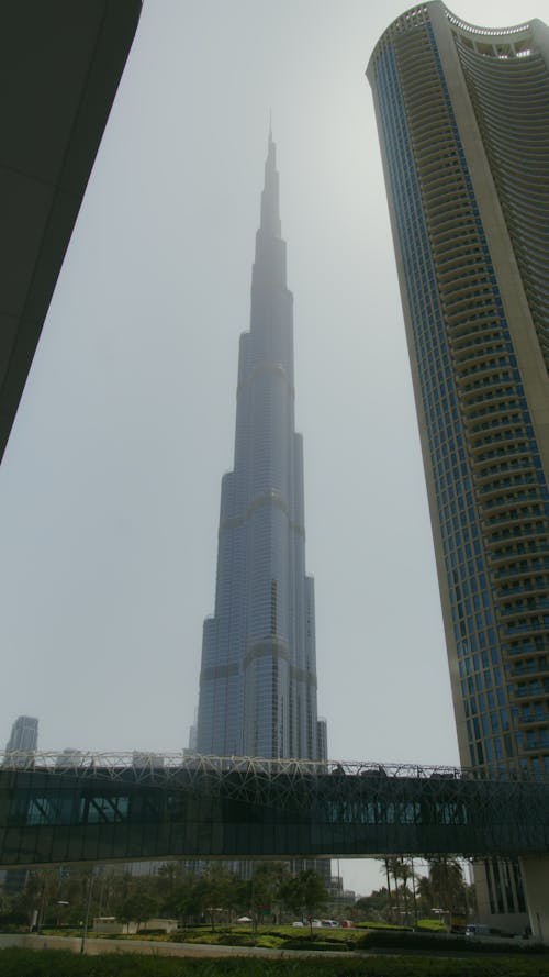 Immagine gratuita di burj khalifa, centro città, cielo cupo