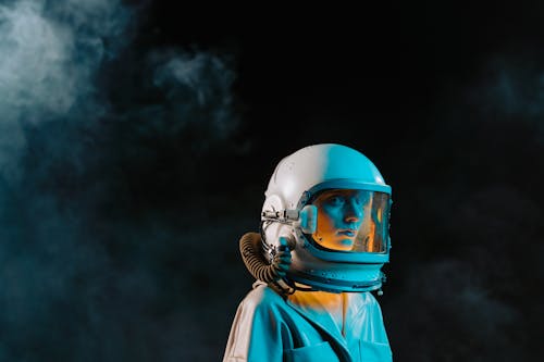 Foto profissional grátis de astronauta, capacete, exploração