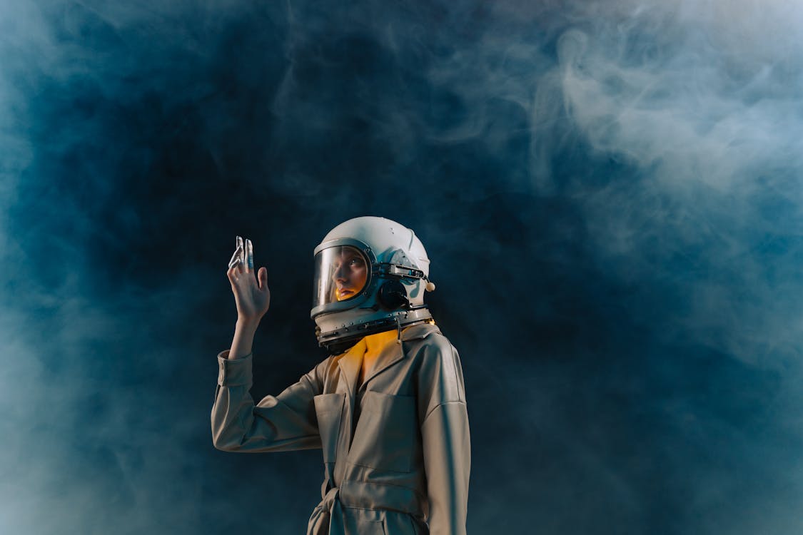 Foto profissional grátis de astronauta, capacete, exploração