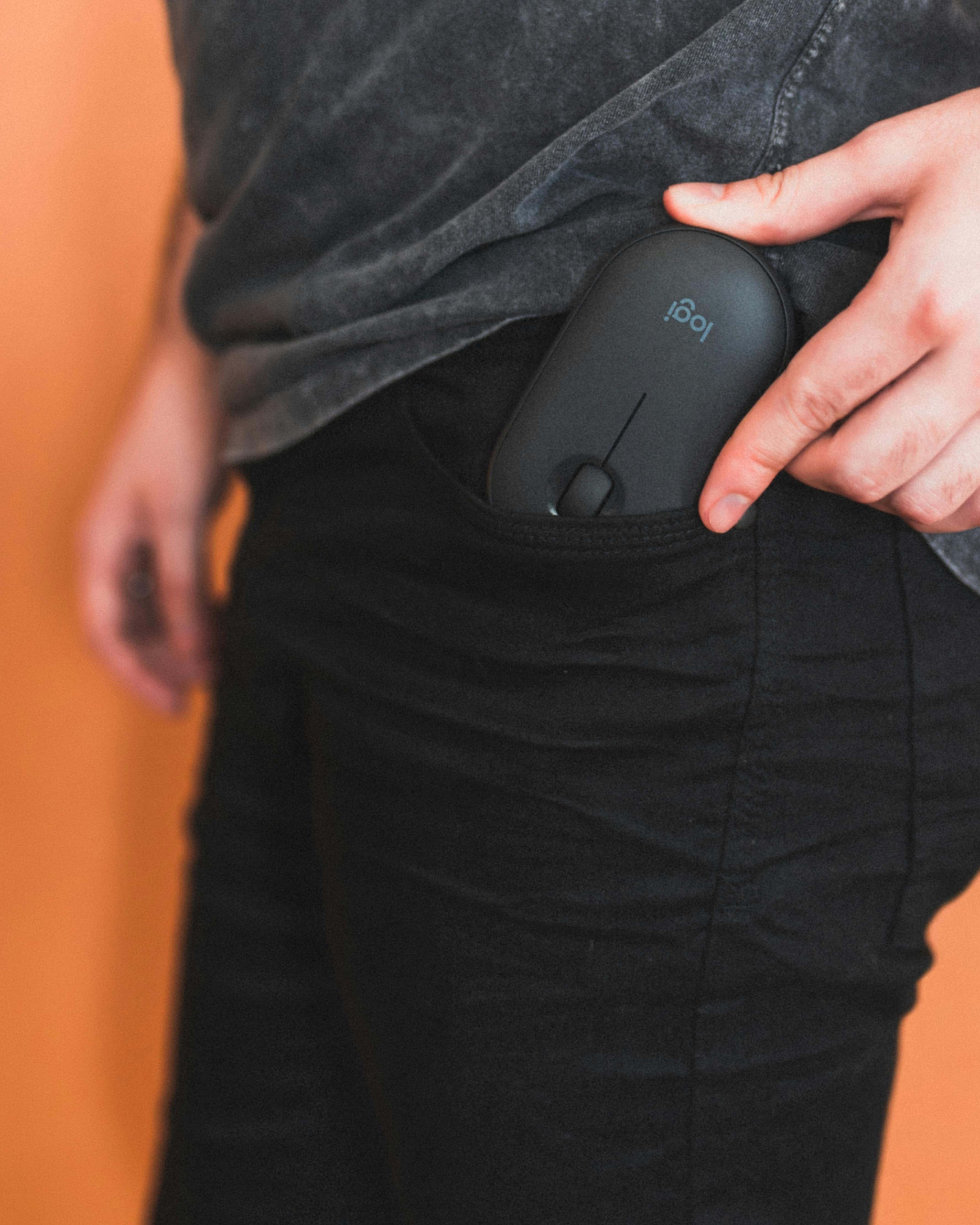 Integrating AI Tools into Logo Creation