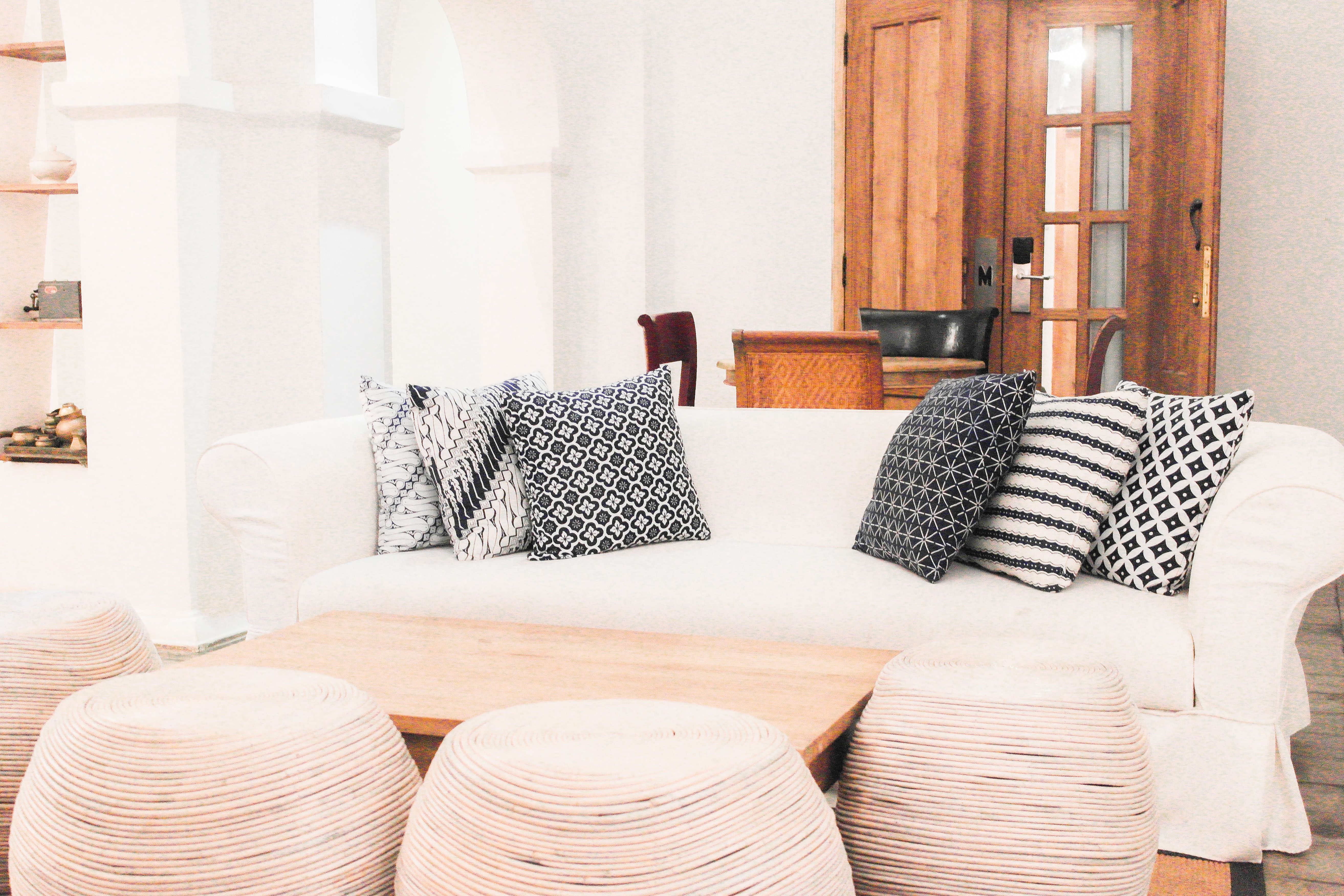 Subtiele accentkleuren bij neutralen voor interieur.