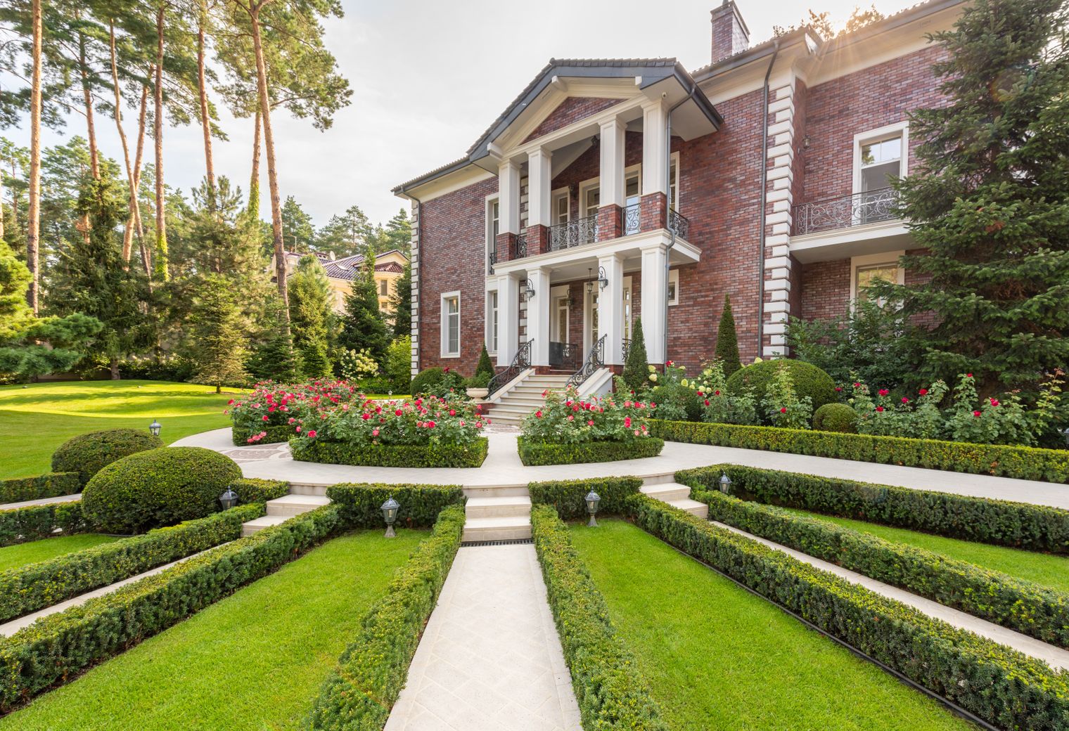 Exterior Painting in Well Hall — woodwork brushed to a crisp, smooth line