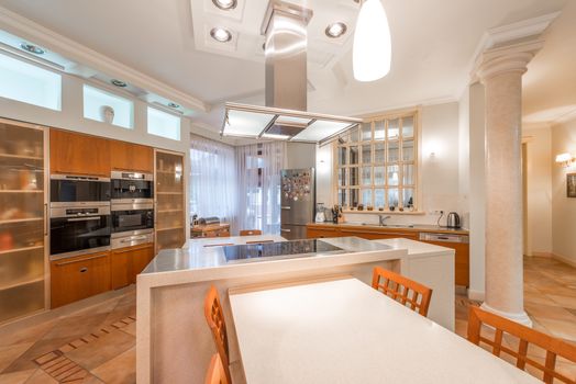Peralatan dapur stainless steel yang higienis dan terstandarisasi