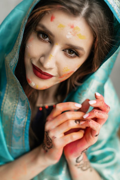 Kostnadsfri bild av ansikte, holi festival, indisk kvinna