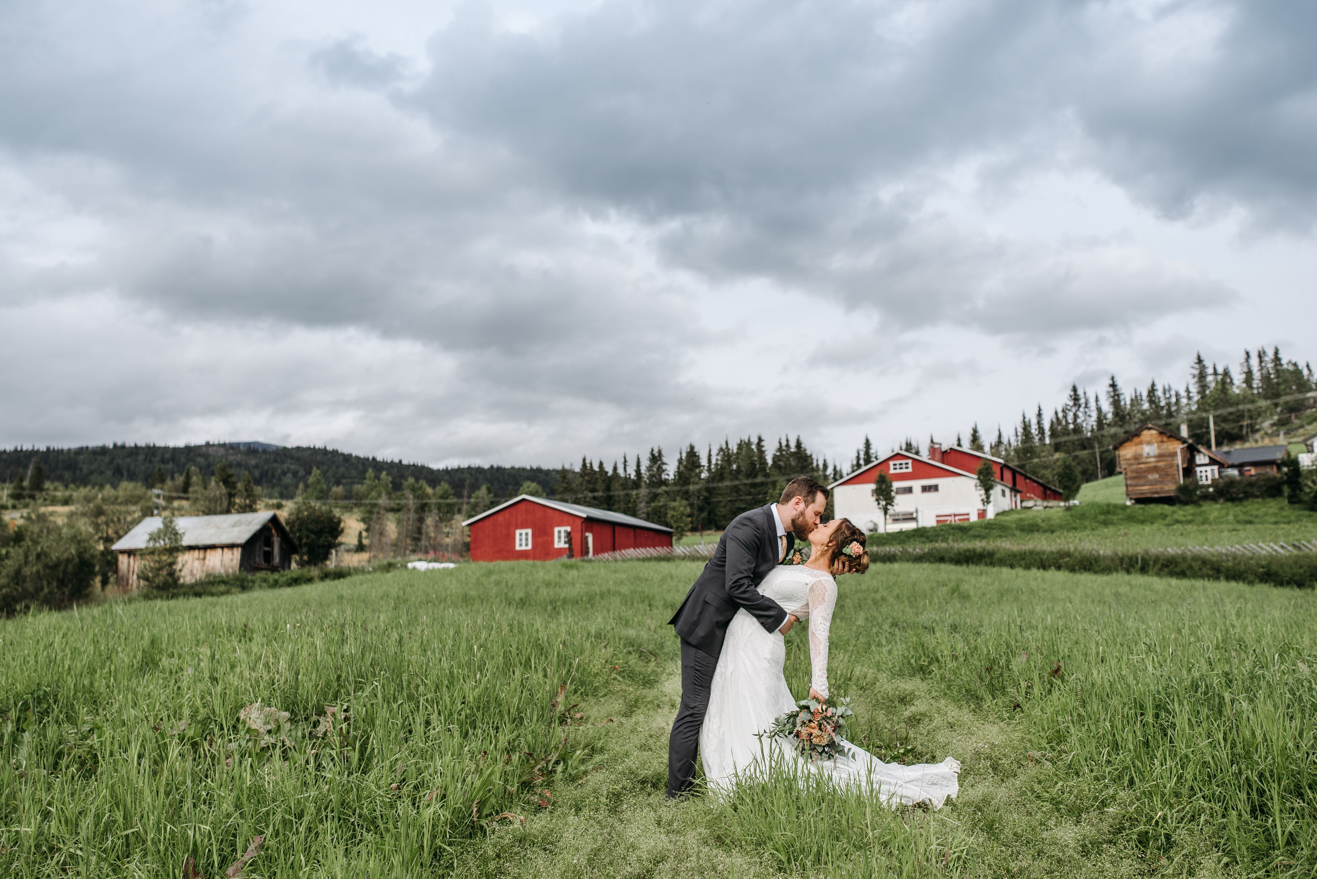 Como um casal transformou fazenda antiga em cenário de casamento inesquecível