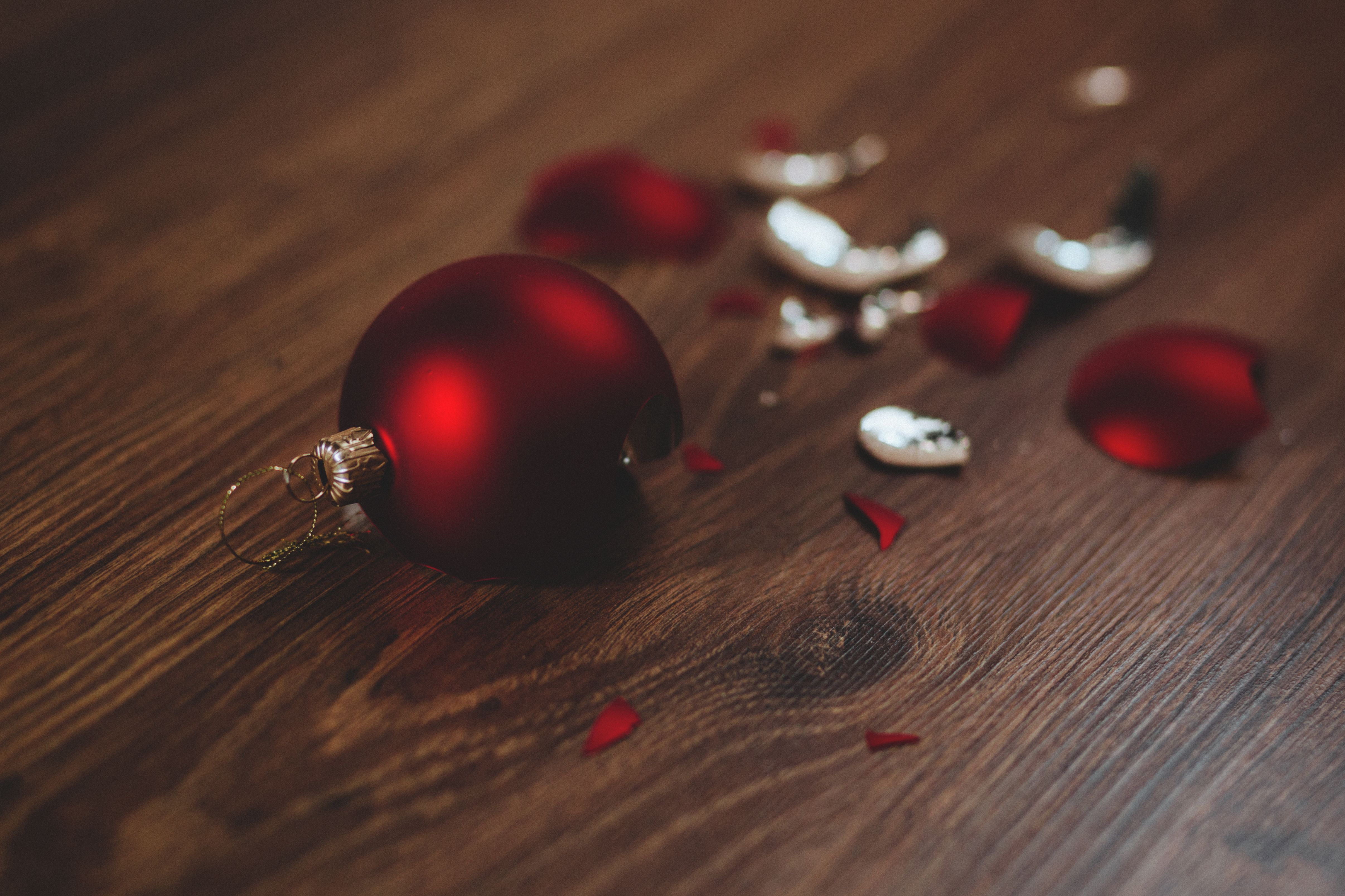 How to Store Seasonal Decorations Without Damage in Small Spaces