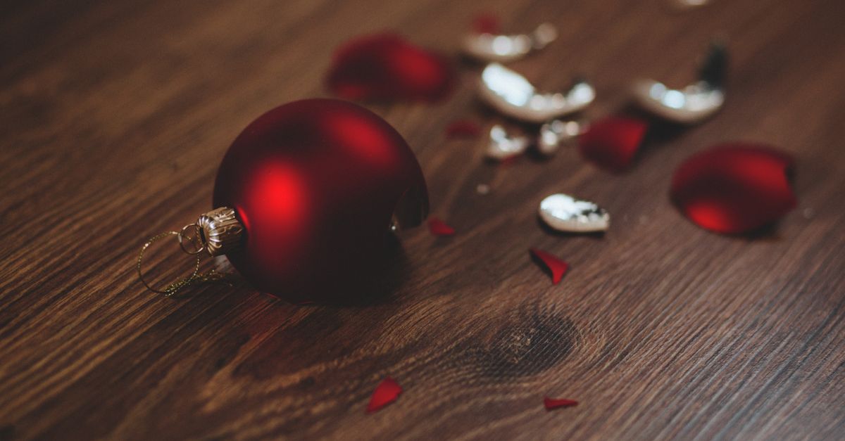 How to Store Seasonal Decorations Without Damage in Small Spaces