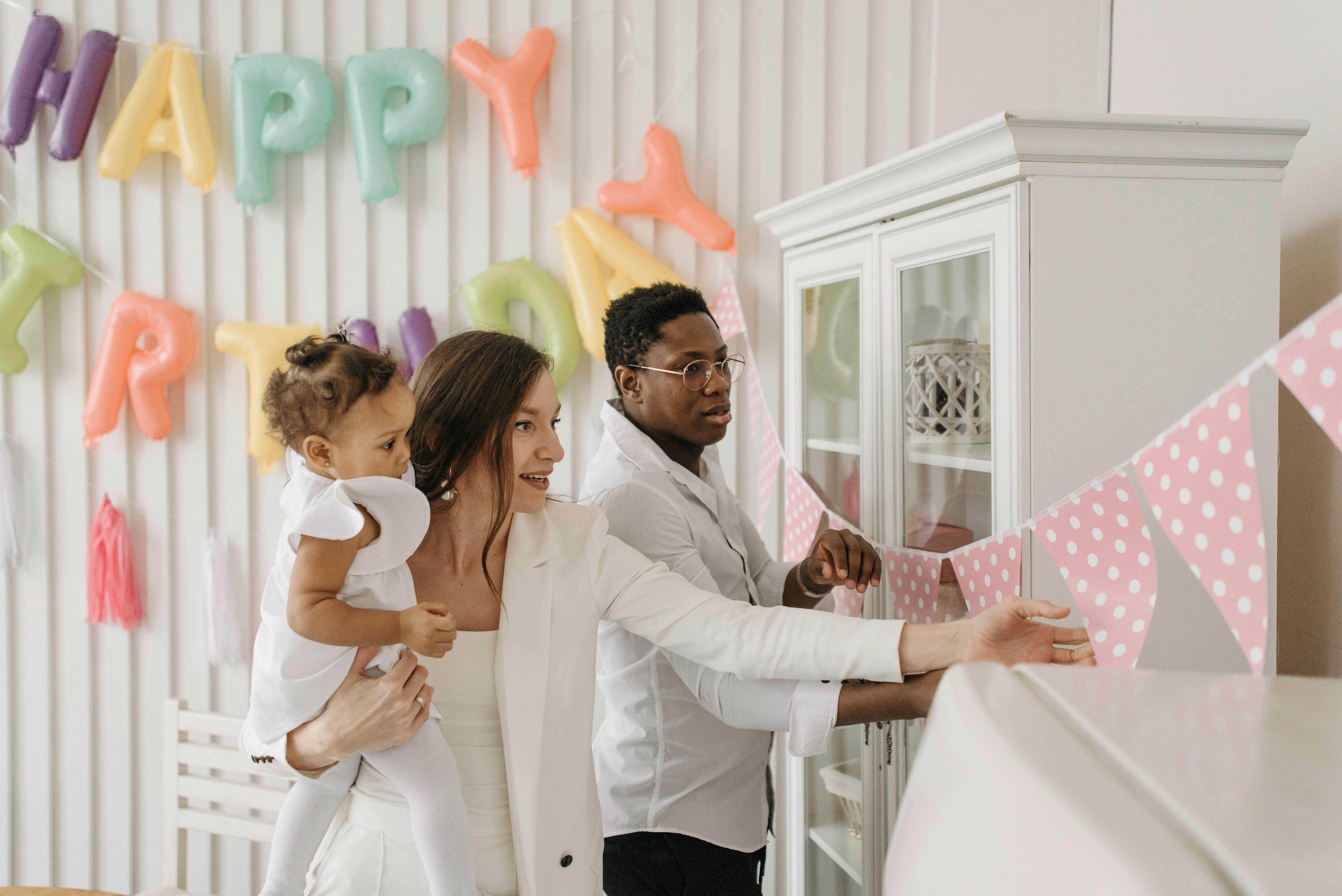 How to decorate my hall creatively on my birthday - Quora