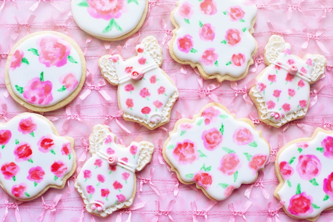 Fotobanka s bezplatnými fotkami na tému cookie zdobenie, cookies, dievčatko sprcha