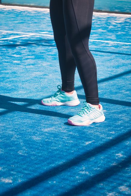 Features that Enhance Stability and Cushioning for Arch Support in Tennis Shoes
