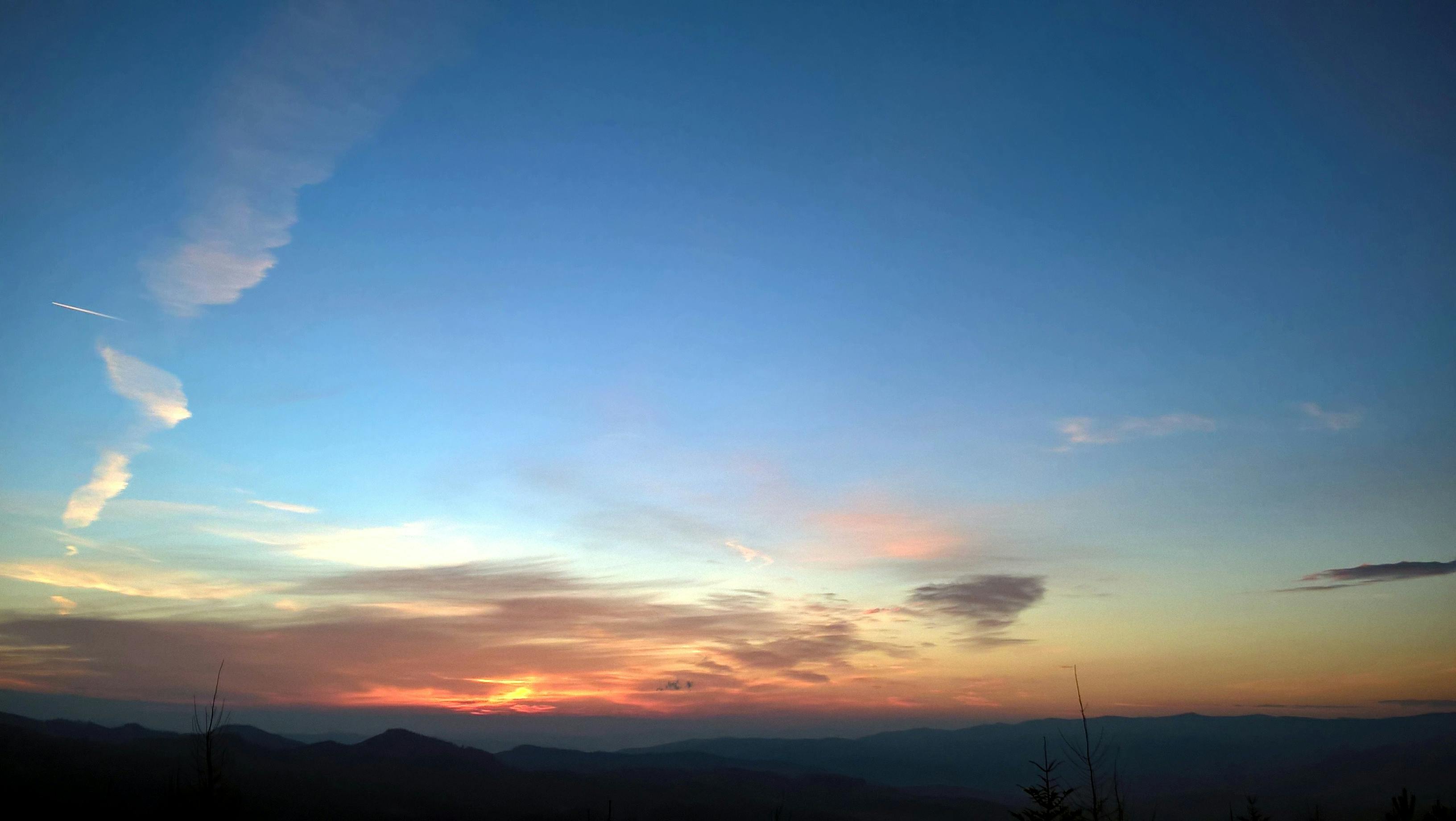 日の出 空 雲の無料の写真素材