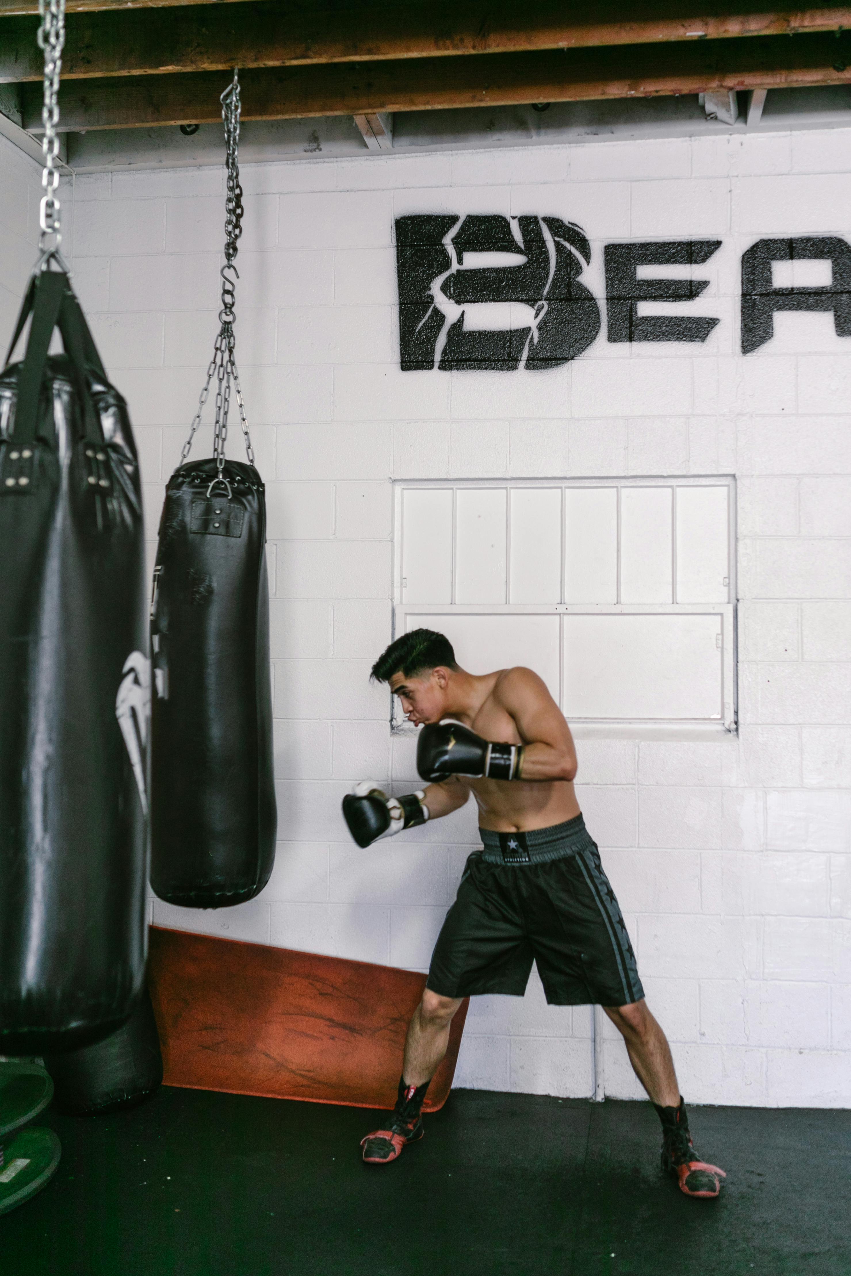 Filled vs Unfilled: Which Punch Bag Is Better To Buy? - Sidekick Boxing