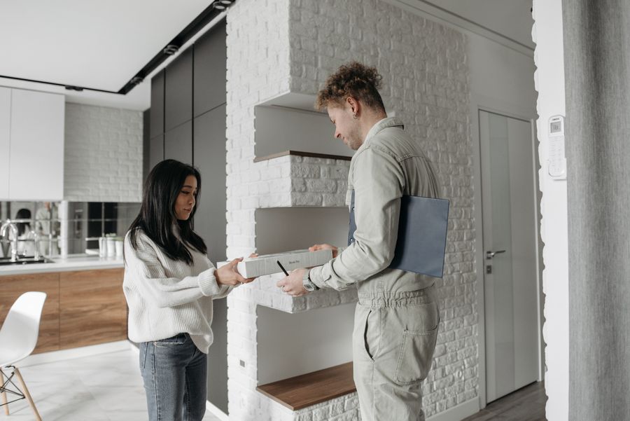 In-home delivery handover and setup