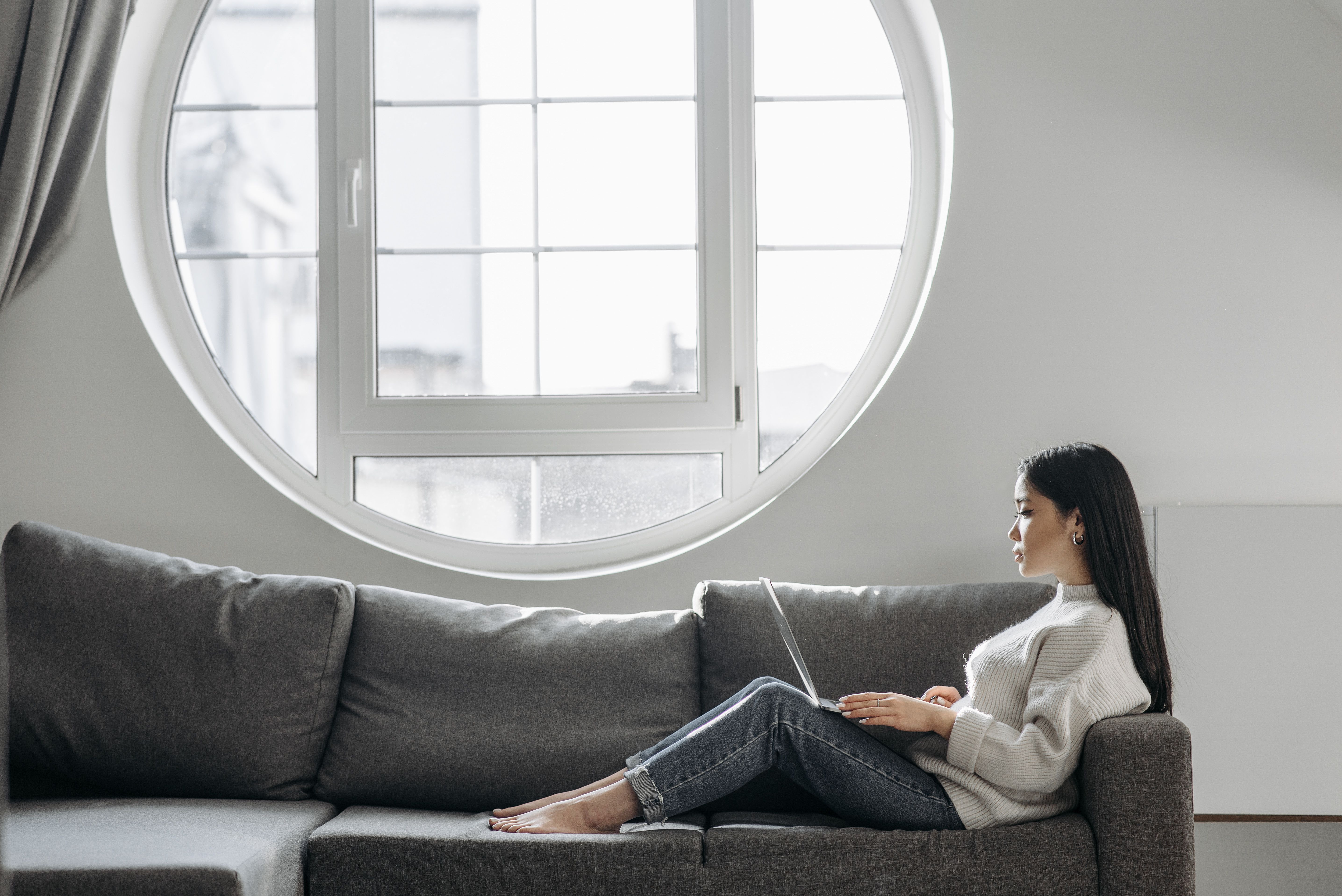Home distractions harm remote workers’ wellbeing and productivity, study finds — Photo by Pavel Danilyuk on Pexels