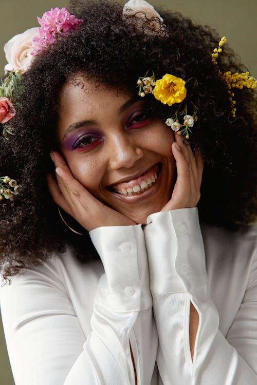 Foto profissional grátis de 3x4, cabelo afro, fechar-se