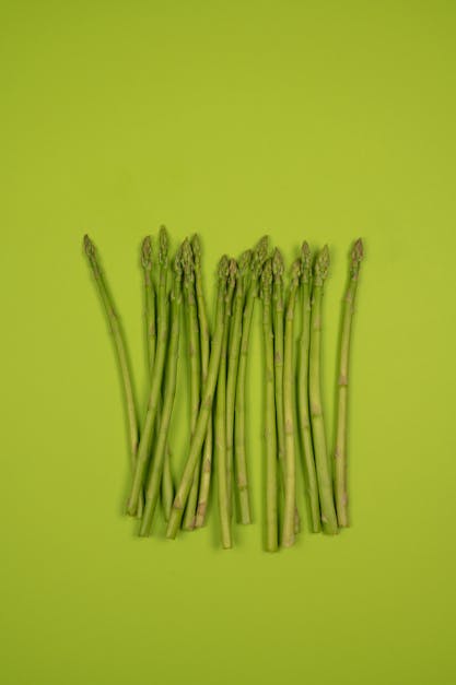 How do you trim asparagus stalks