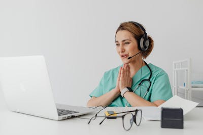 Telehealth's Lifeline: How Medicare's Shift Impacts Healthcare and Digital Opportunities