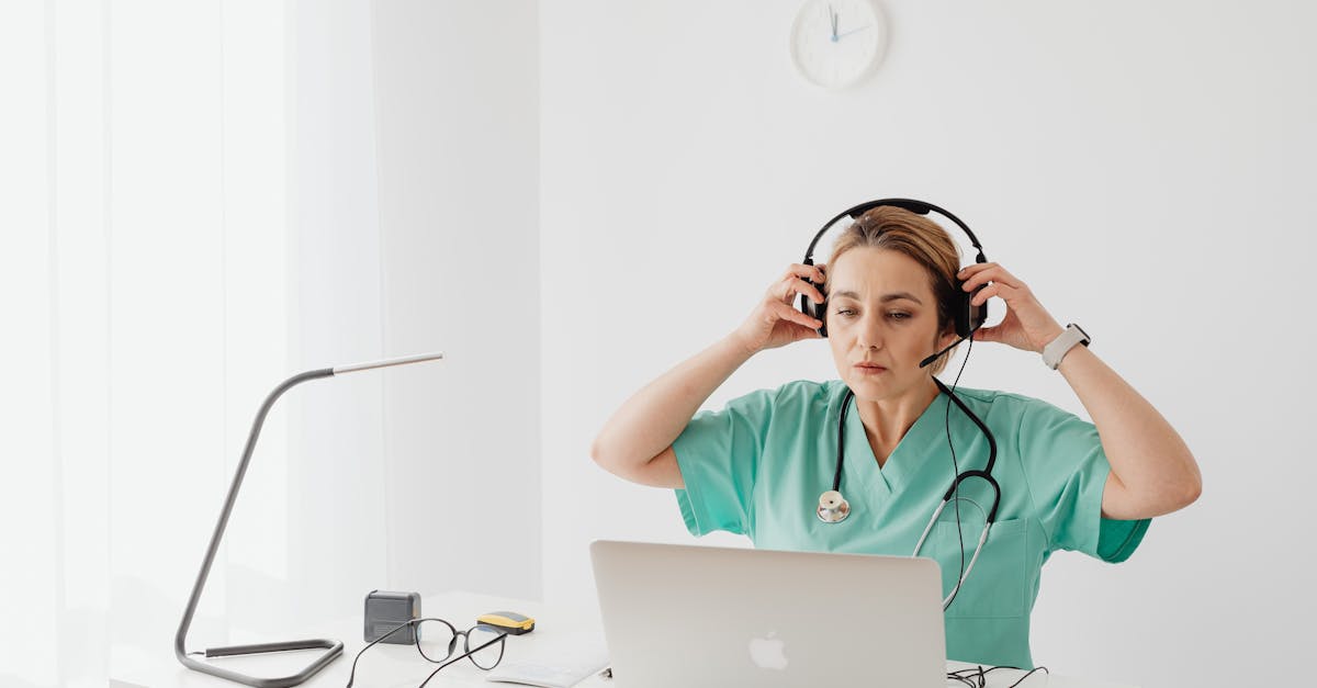 How to use a stethoscope on yourself
