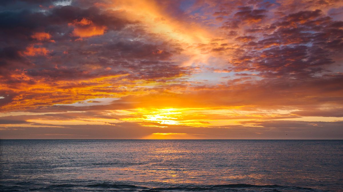 Best Time to Visit Blue Flag Beaches in Europe: Month-by-Month Guide
