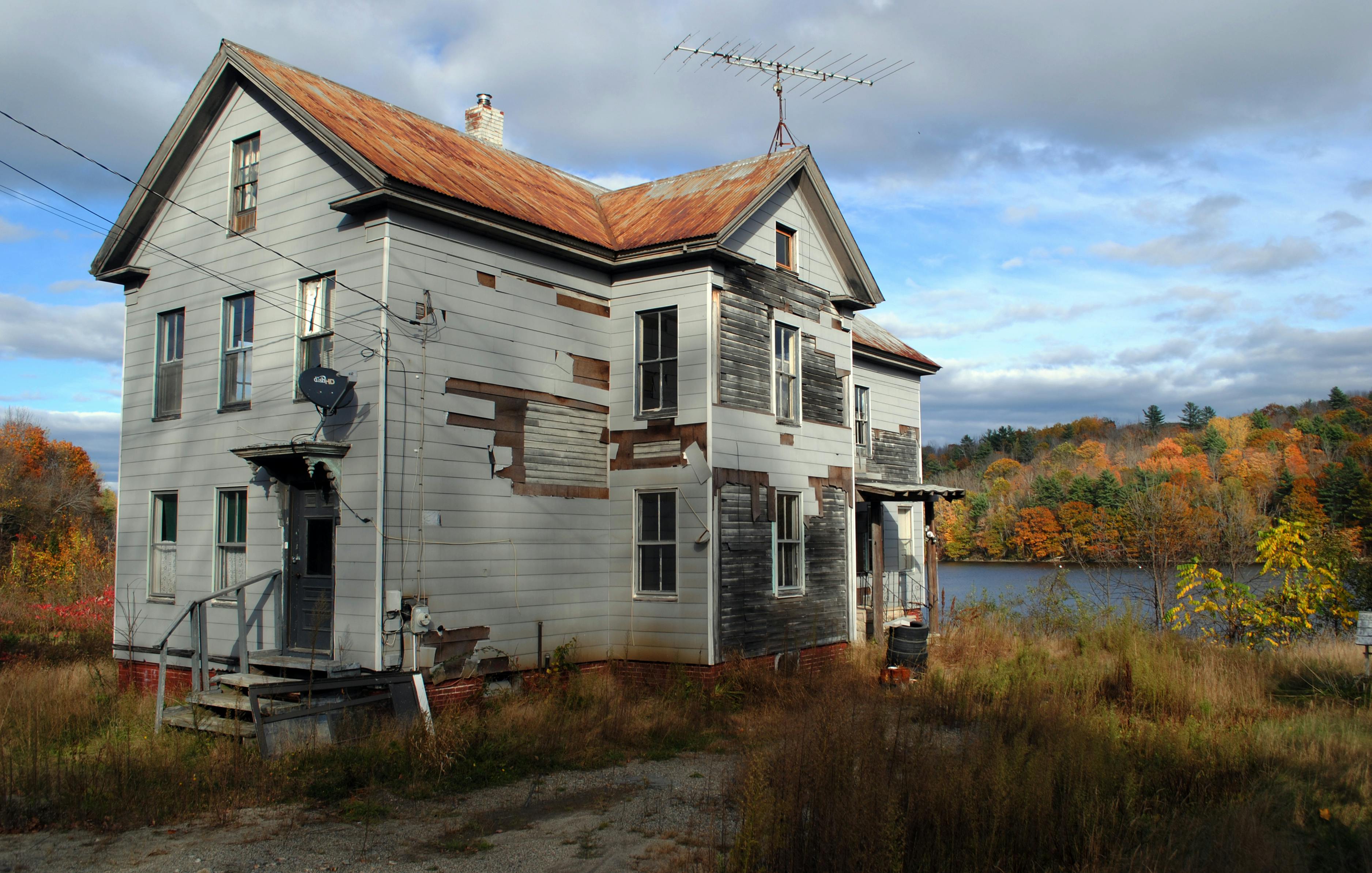 Investigation: Another local homeowner’s insurance company denies extensive water damage claim — Photo by Matt Barnard on Pex
