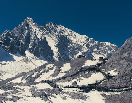 Ingyenes stockfotó csúcs, festői, havas hegy témában Stockfotó