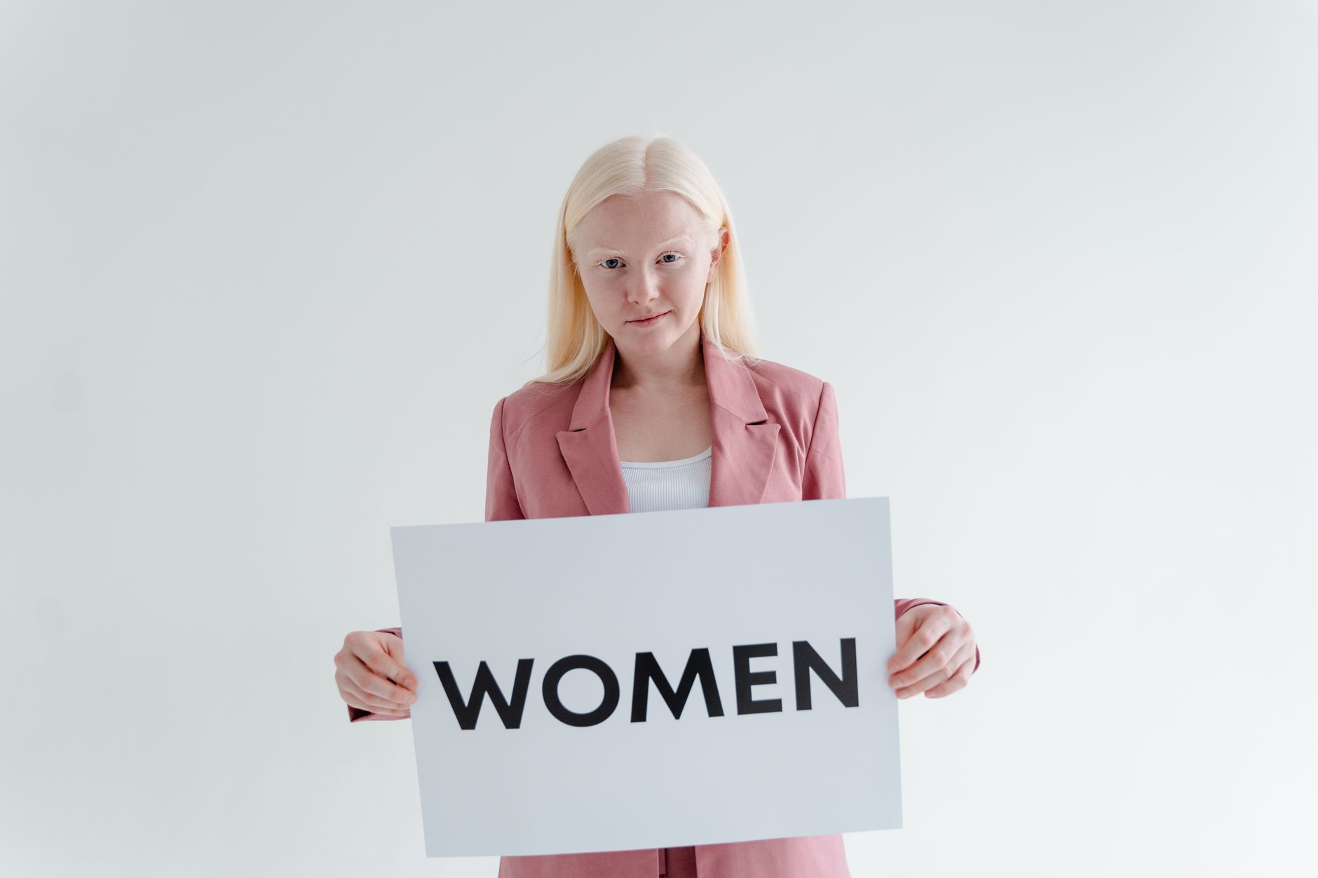 Mulheres Qualificadas Sofrem Retrocesso Profissional Global
