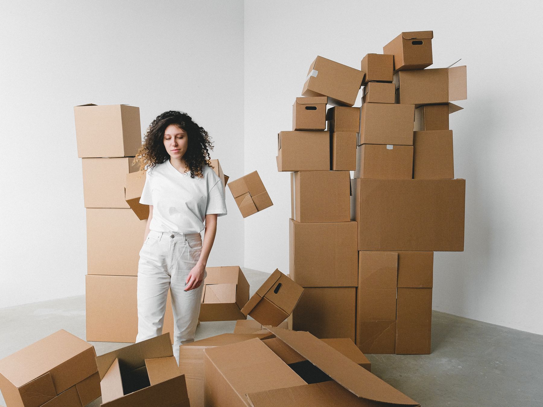 Mepal — professional packers wrapping and boxing belongings