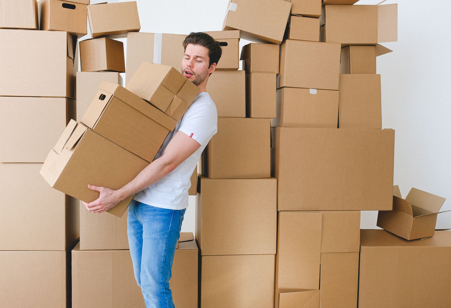 Ditchingham — professional packers wrapping and boxing belongings