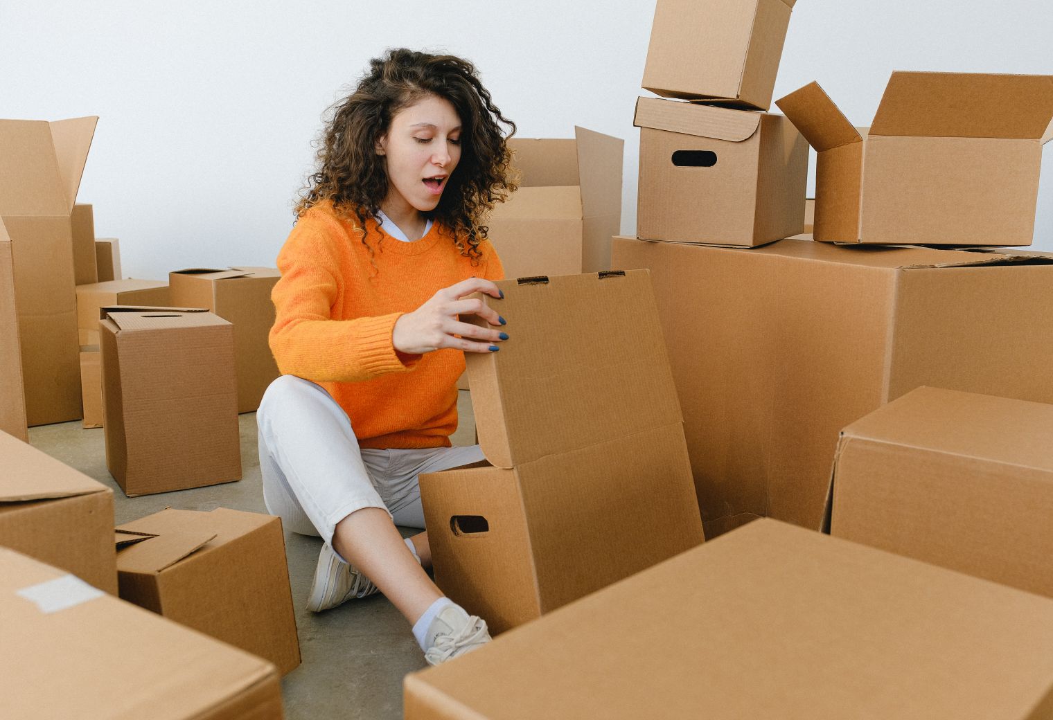 Halifax — professional packers wrapping and boxing belongings