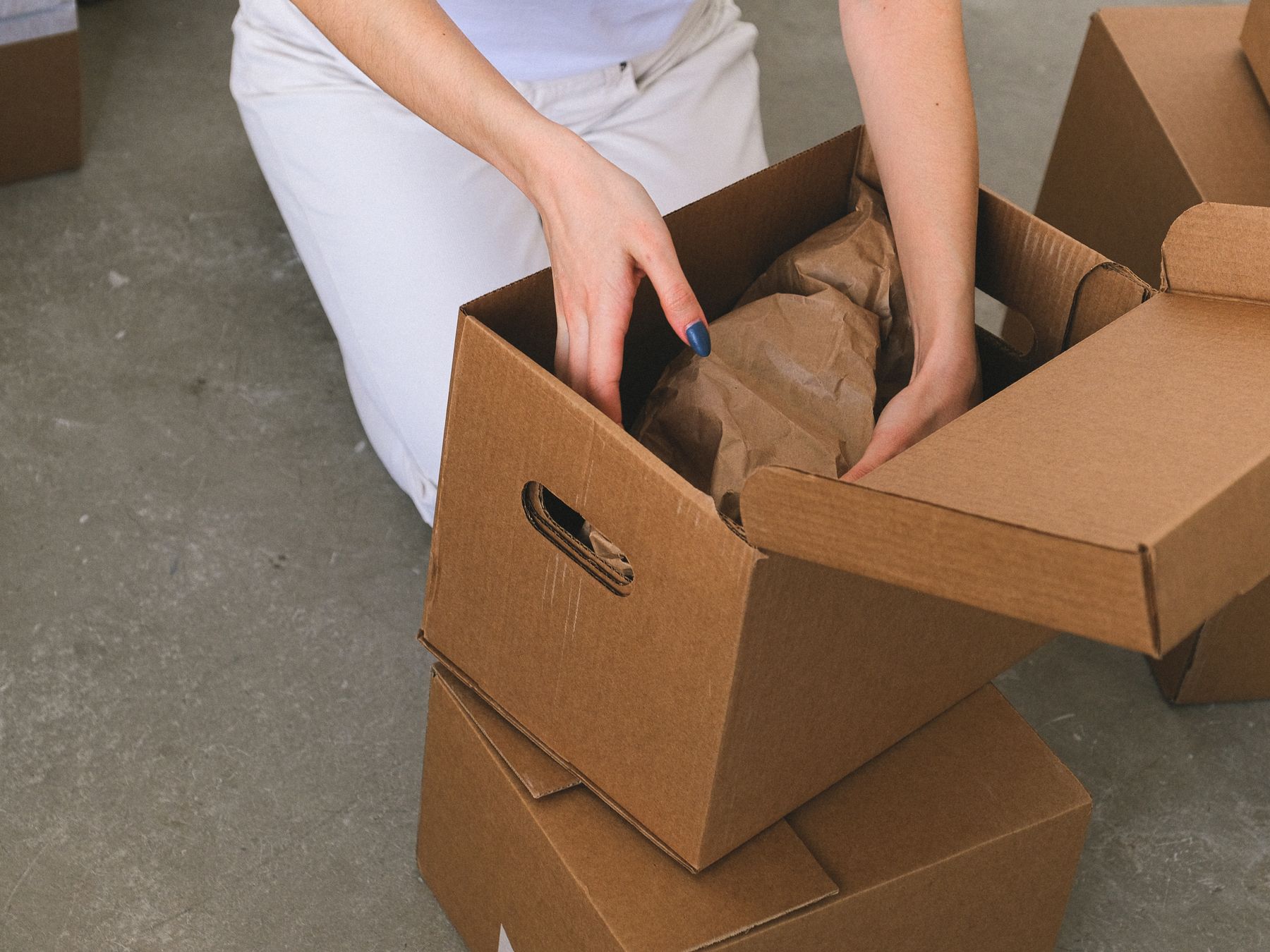 Pathhead — professional packers wrapping and boxing belongings